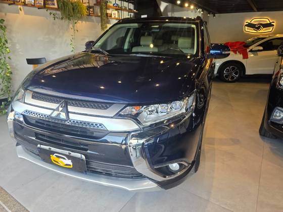 MITSUBISHI OUTLANDER 3.0 GT 4X4 V6 24V GASOLINA 4P AUTOMÁTICO